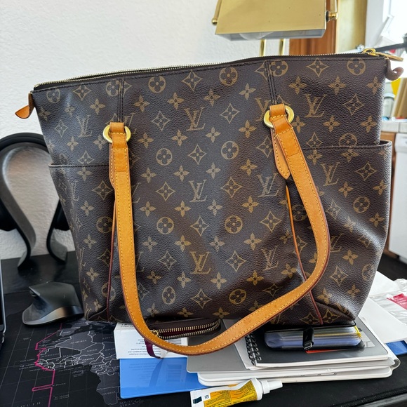 LOUIS VUITTON MONOGRAM TOTALLY MM PURSE TOTE BAG - Picture 2 of 10